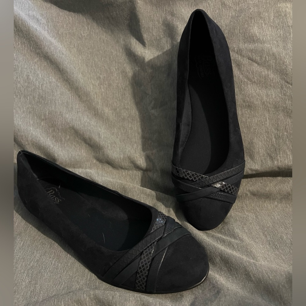 BASS navy flats size 7